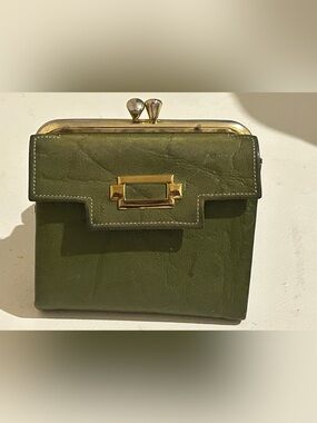 Vtg Princess Gardner Kisslock Wallet